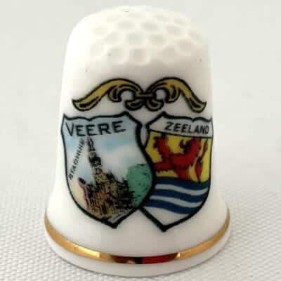 Vingerhoedje Veere stadhuis + wapen Zeeland